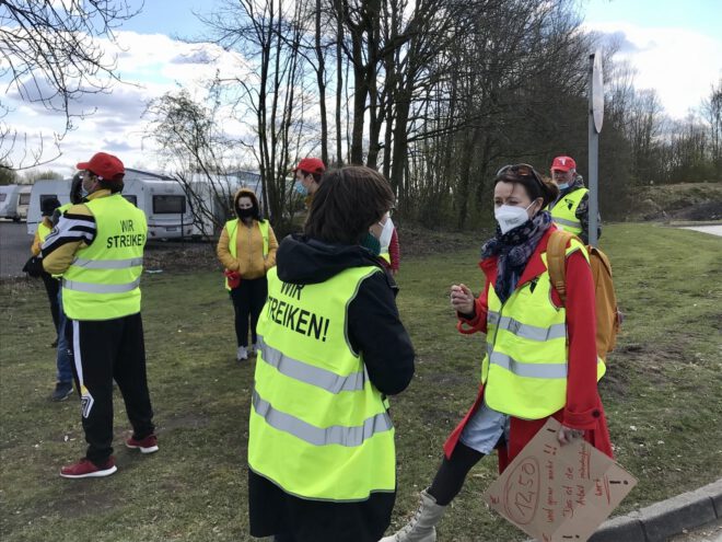 Solidarität mit den streikenden Arbeiter*innen der ...